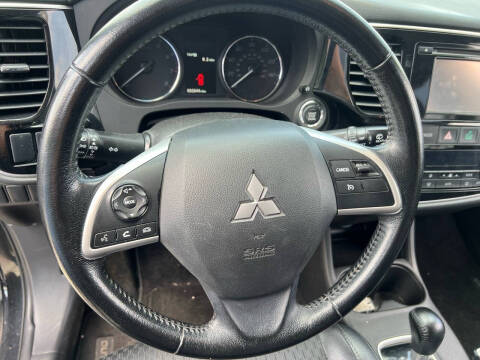 2015 Mitsubishi Outlander SE