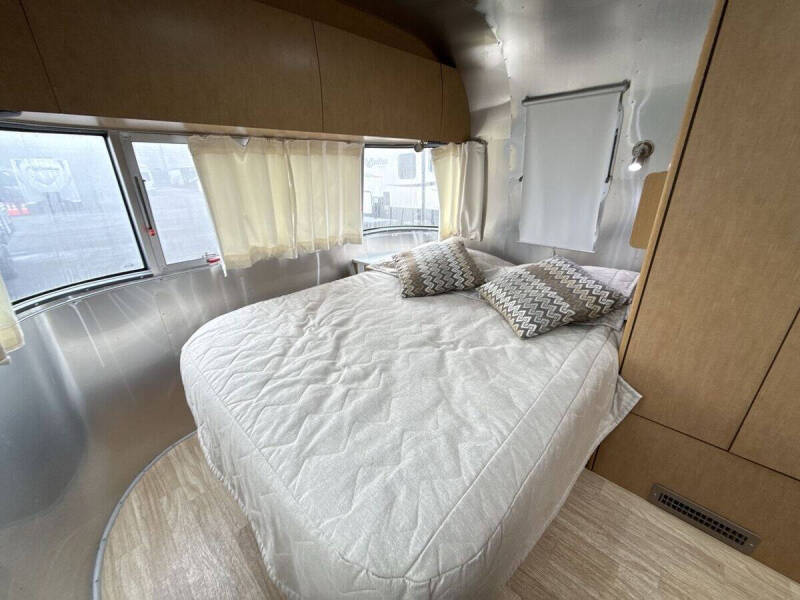 2016 Airstream Flying Cloud