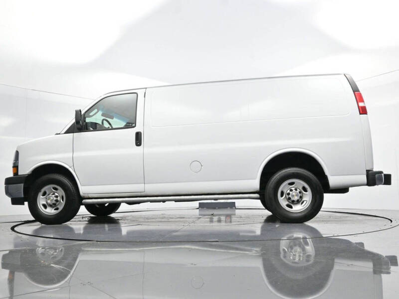 2022 Chevrolet Express 2500
