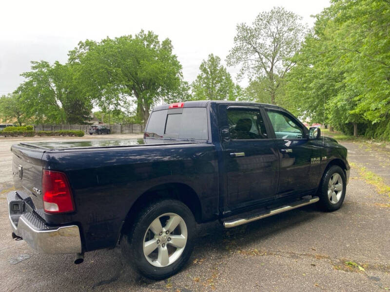 2017 RAM 1500 SLT