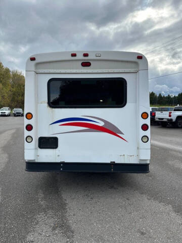 2005 Ford E-Series E-450 SD