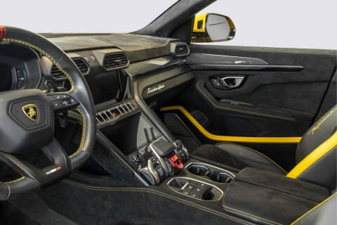 2024 Lamborghini Urus Performante