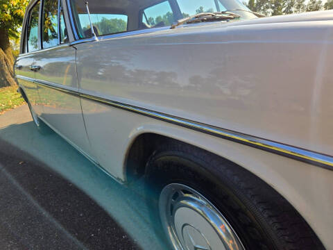 1972 Mercedes-Benz 220