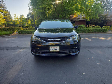 2017 Chrysler Pacifica LX