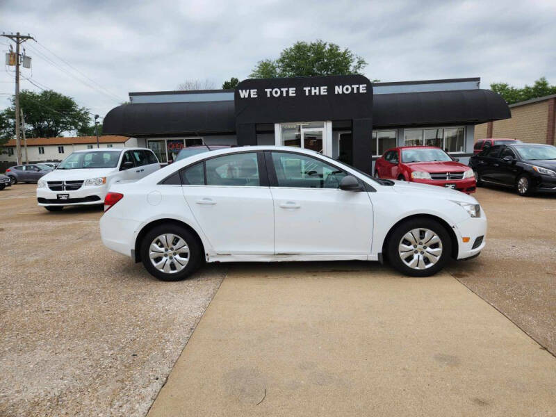 2012 Chevrolet Cruze for sale at First Choice Auto Sales in Moline IL
