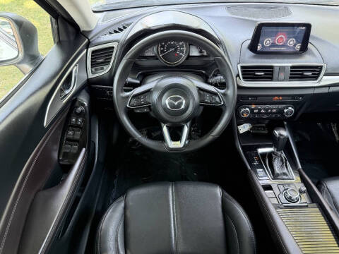 2018 Mazda MAZDA3 Touring