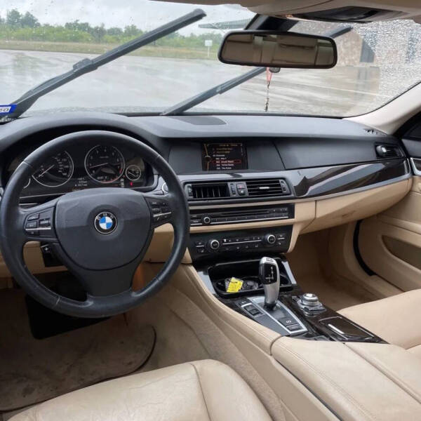 2013 BMW 5 Series 528i