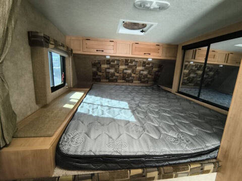 2015 Adventurer 86SBS