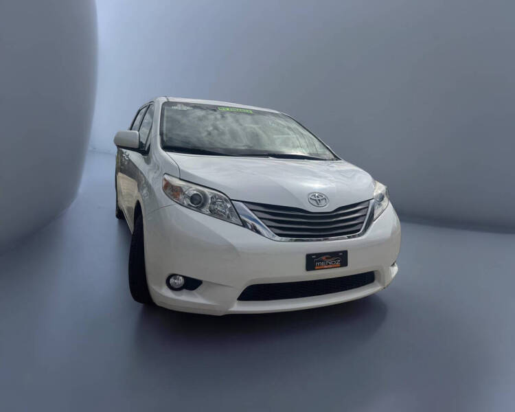 2015 Toyota Sienna XLE 8-Passenger