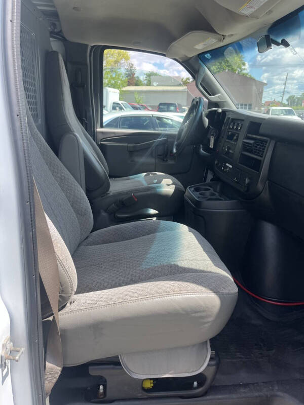 2017 GMC Savana 2500