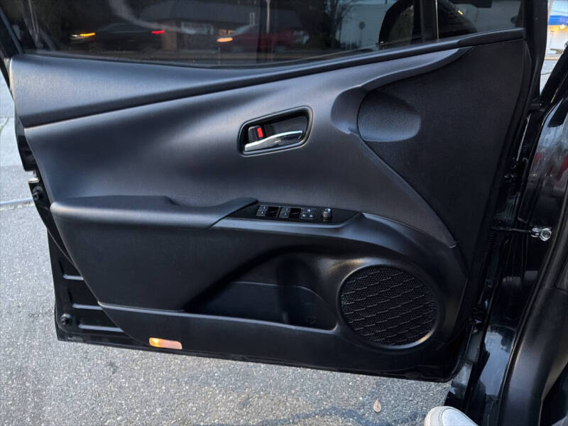 2020 Toyota Prius XLE