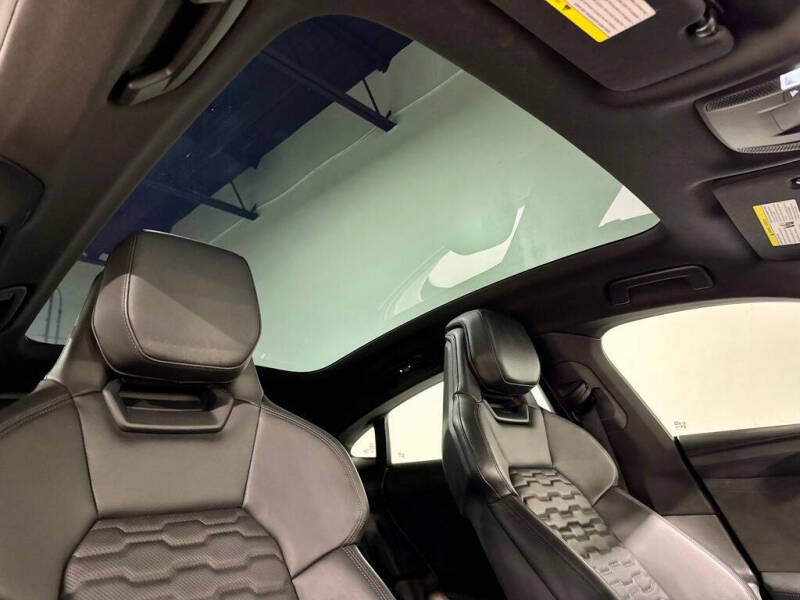 2023 Audi e-tron GT quattro Premium Plus