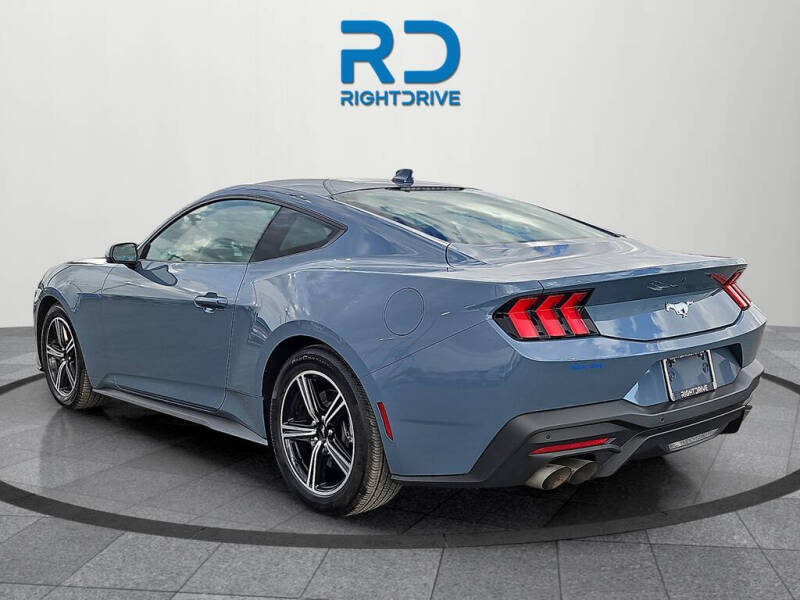2024 Ford Mustang EcoBoost