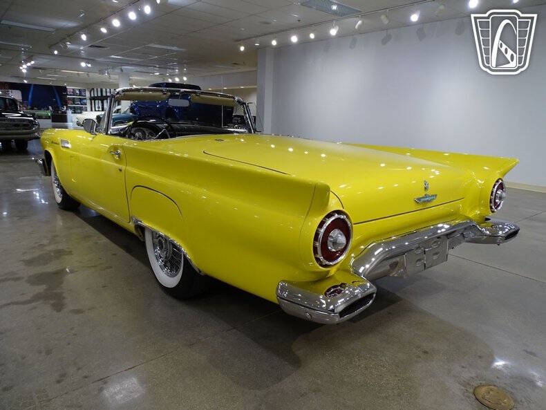 1957 Ford Thunderbird