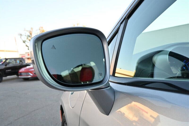 2020 Chrysler Pacifica Hybrid Limited Red S