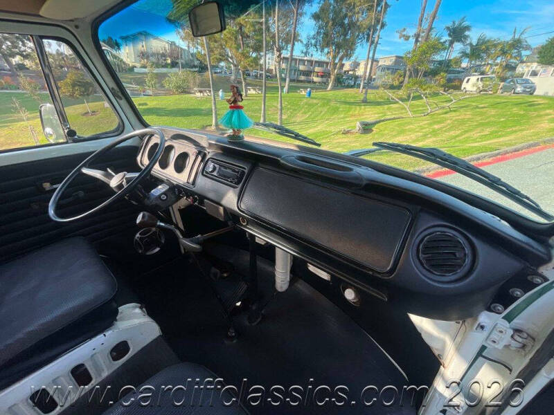 1971 Volkswagen Westfalia Pop Up