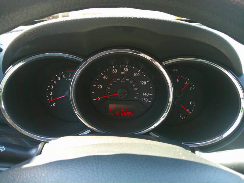 2011 Kia Sorento LX