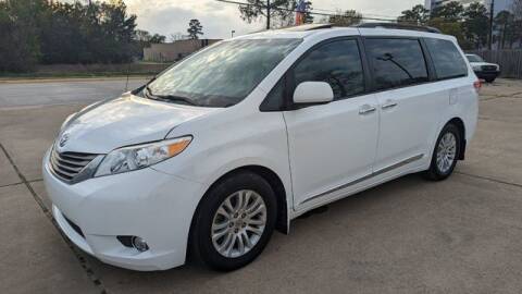 2013 Toyota Sienna for sale at Gocarguys.com in Houston TX