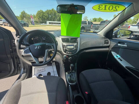 2013 Hyundai Accent GS