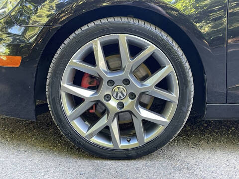 2013 Volkswagen GTI Wolfsburg Edition PZEV