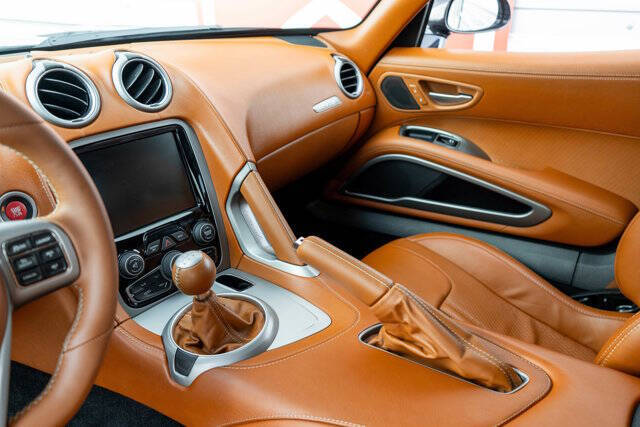2013 Dodge SRT Viper 23