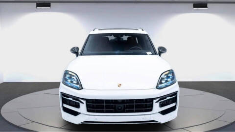 2025 Porsche Cayenne GTS