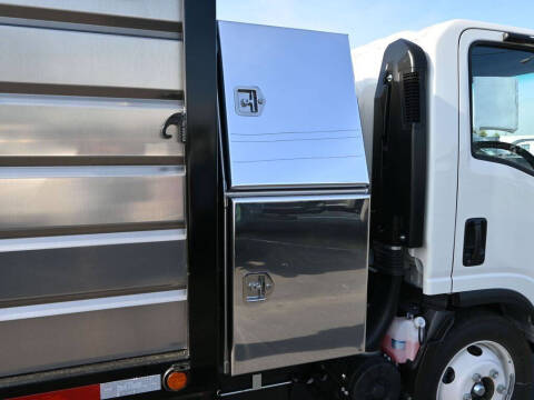 2024 Isuzu NPR HD 1F2