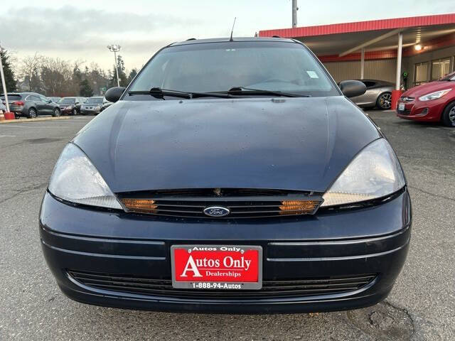 2003 Ford Focus SE photo 2