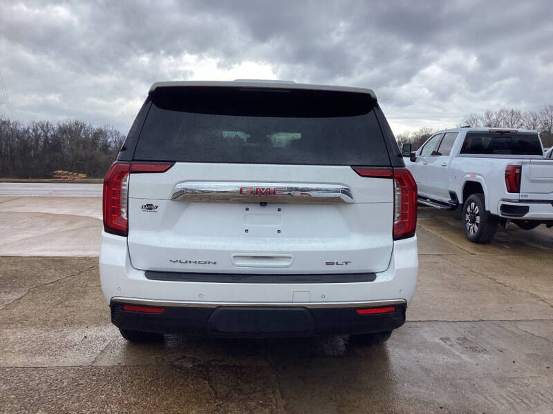 2023 GMC Yukon SLT