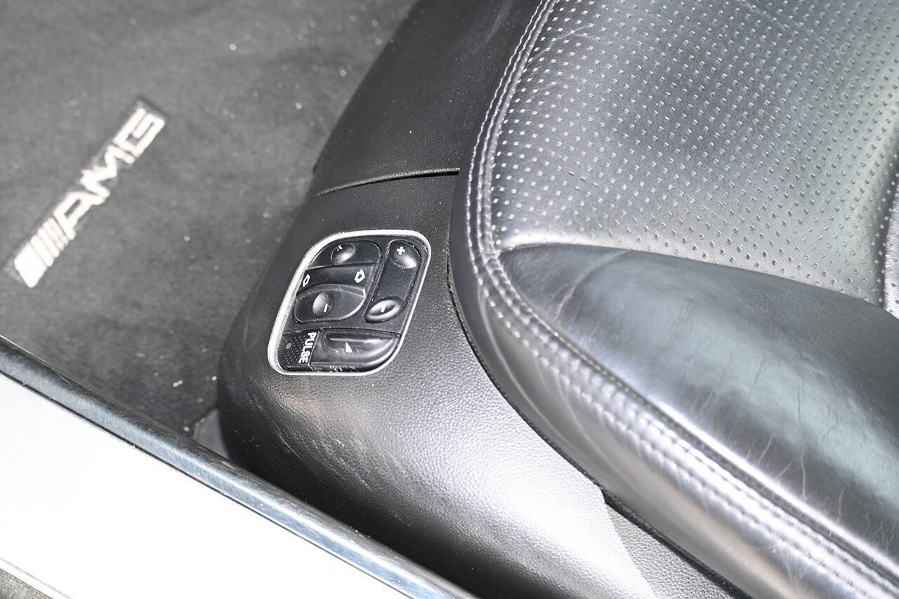 2011 Mercedes-Benz SL-Class 48