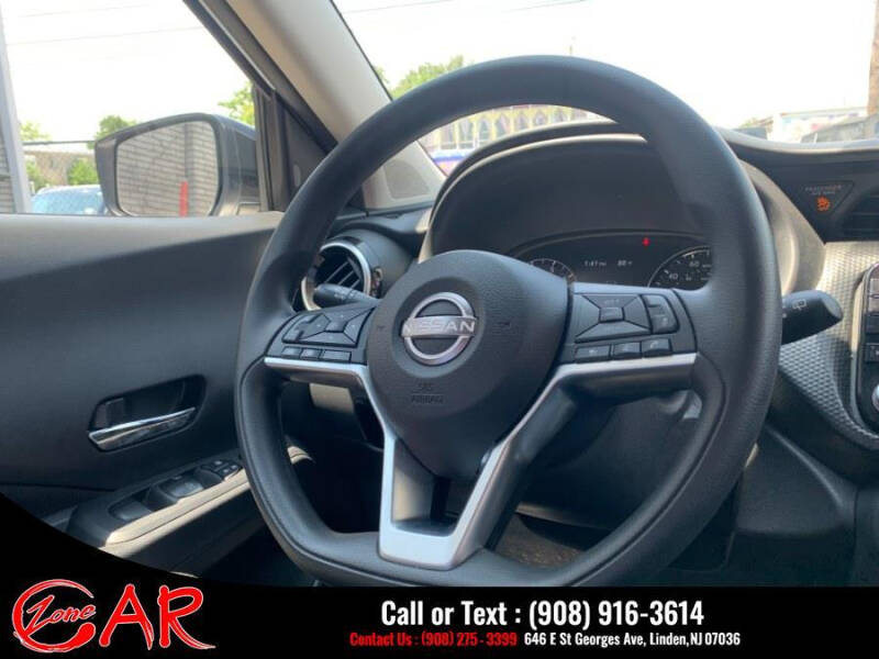 2022 Nissan Kicks SV