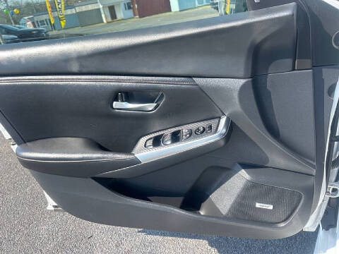 2023 Nissan Sentra SR