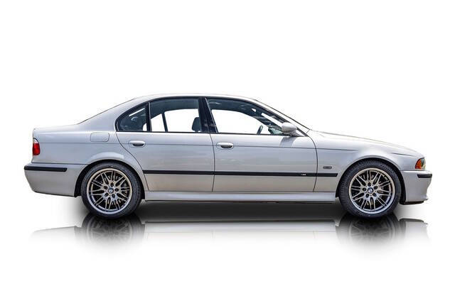 2002 BMW M5