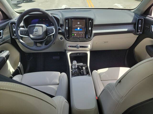 2026 Volvo XC40 B5 Ultra