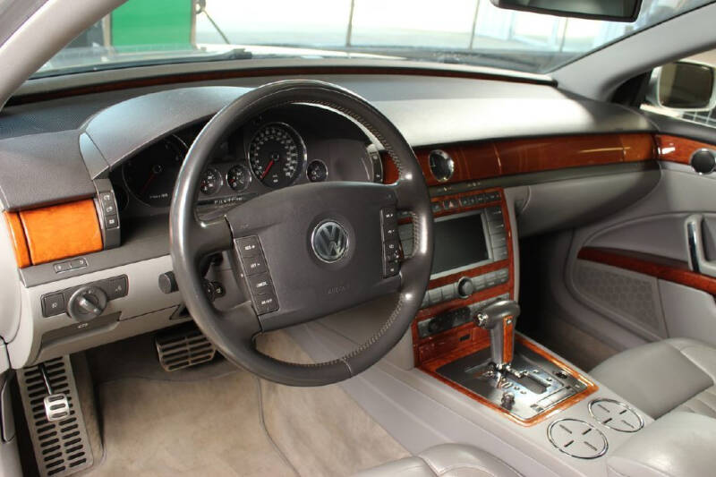 2004 Volkswagen Phaeton V8 photo 8