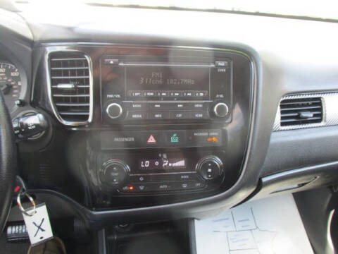 2016 Mitsubishi Outlander ES