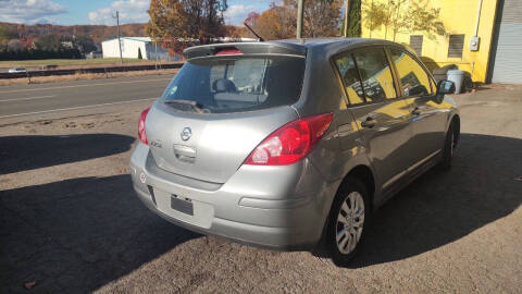 2009 Nissan Versa 1.8 S