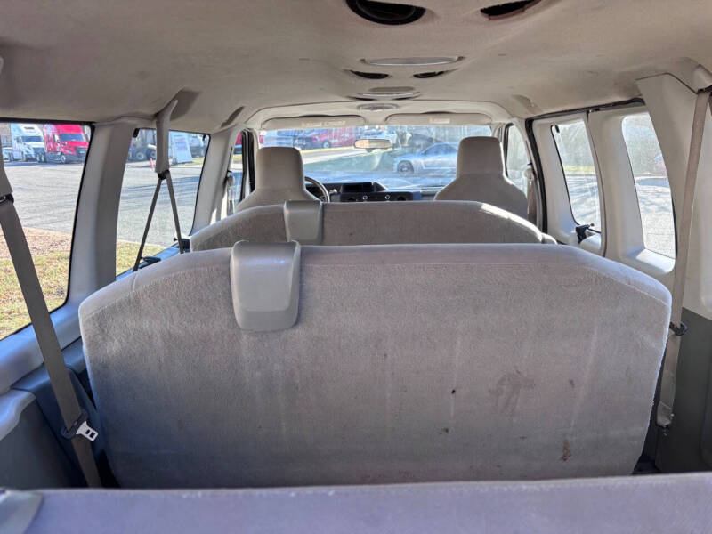 2012 Ford E-Series E-350 SD XLT