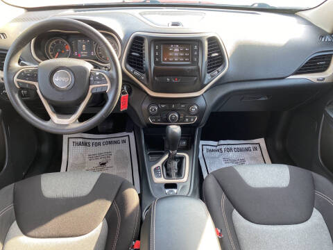 2016 Jeep Cherokee Sport