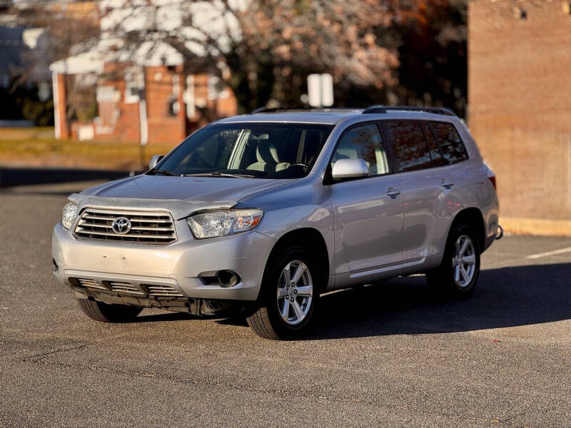 Toyota Highlander's photo