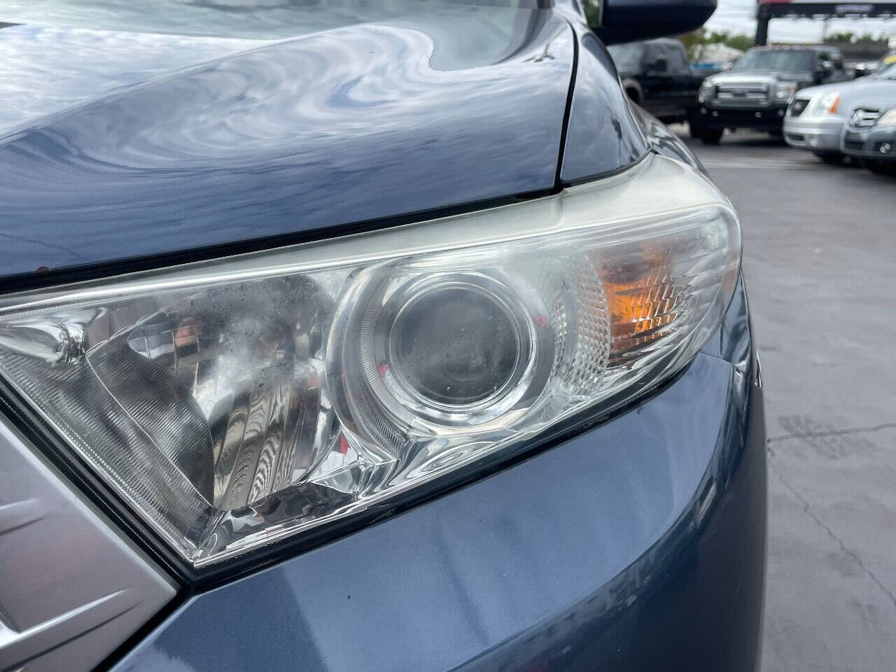 2011 Toyota Highlander  - $13,900