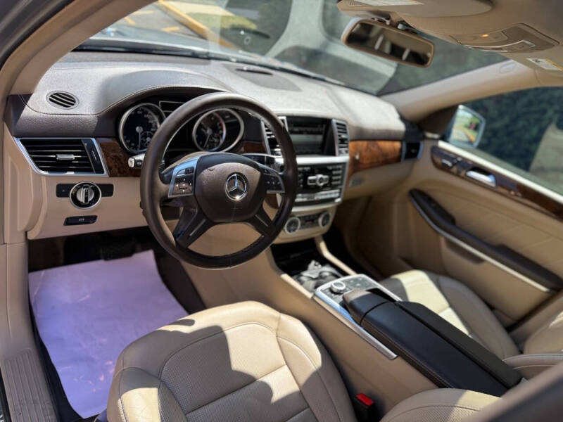 2014 Mercedes-Benz GL-Class GL 550 4MATIC