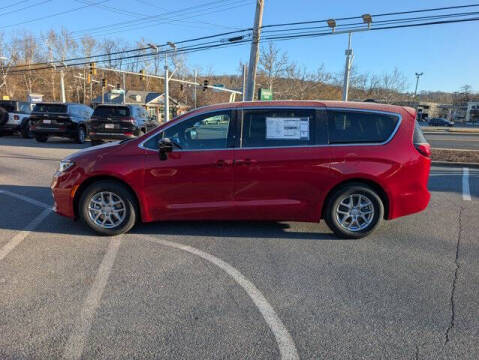 2026 Chrysler Pacifica Select