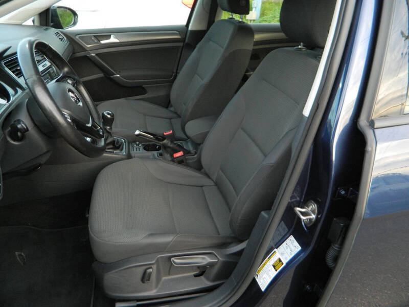 2018 Volkswagen Golf TSI S