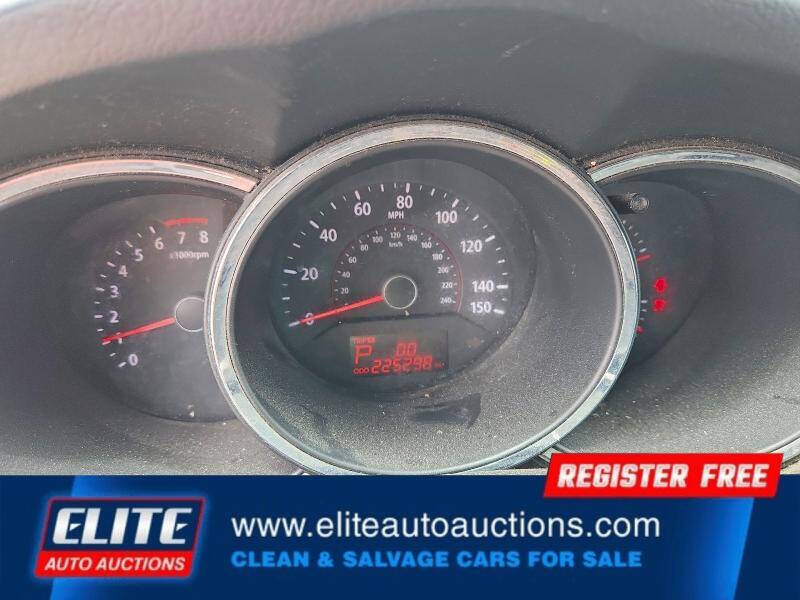 2011 Kia Sorento LX