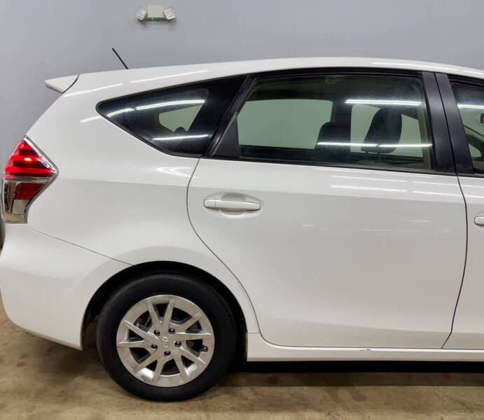 2015 Toyota Prius v Three