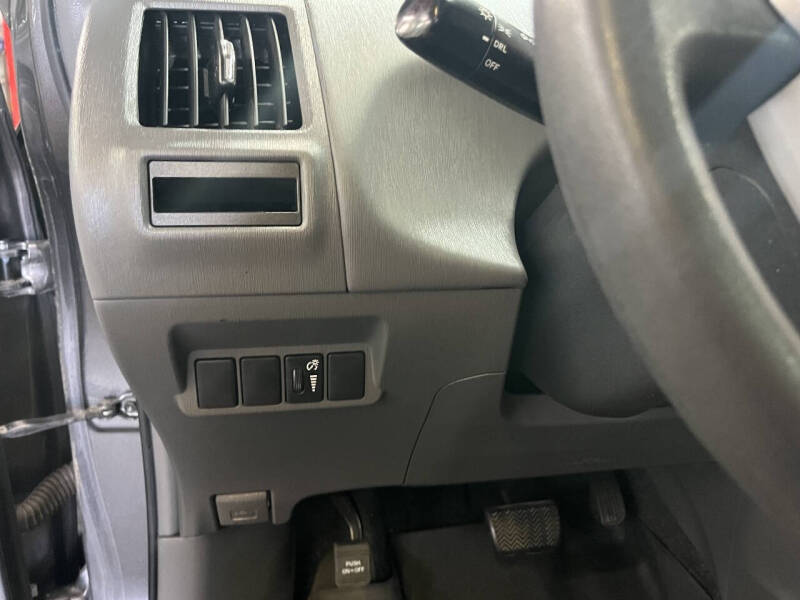 2014 Toyota Prius v Five