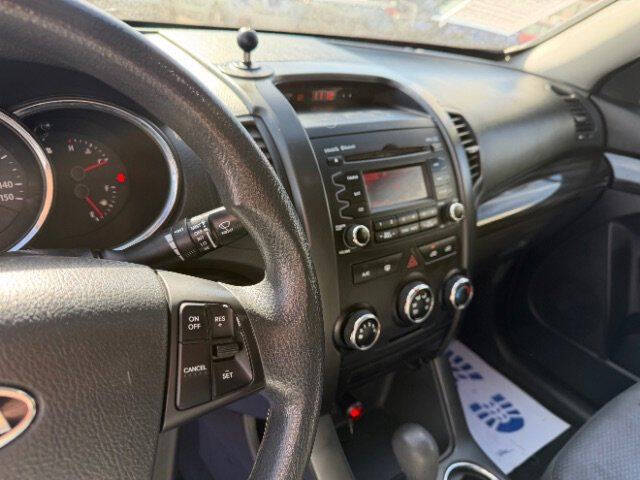 2012 Kia Sorento LX