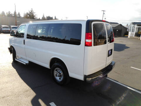 2017 Chevrolet Express LT 3500
