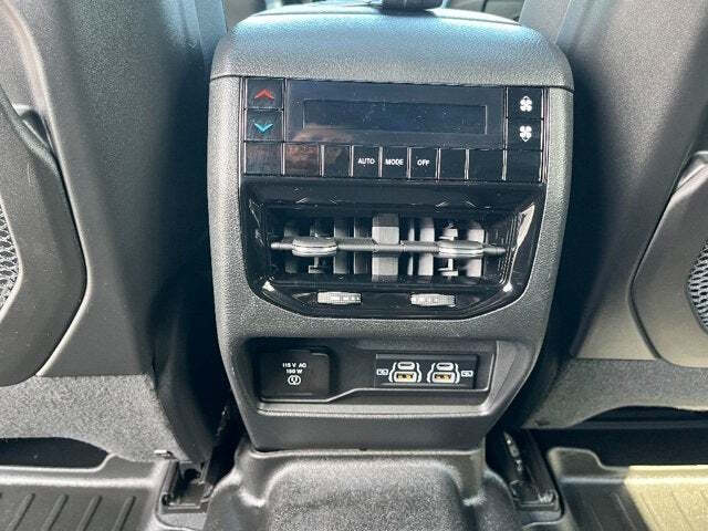 2023 Jeep Grand Cherokee L 24